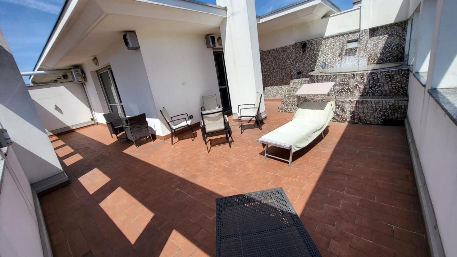 - Doppia Con Bagno Privato In Stupendo Attico Con Vista Mozzafiato Bed & Breakfast Milano