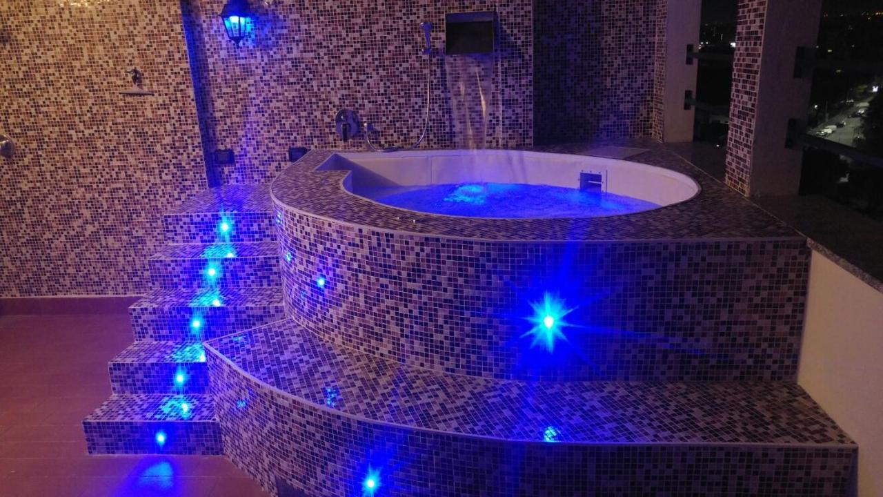 - Doppia Con Bagno Privato In Stupendo Attico Con Vista Mozzafiato Milaan